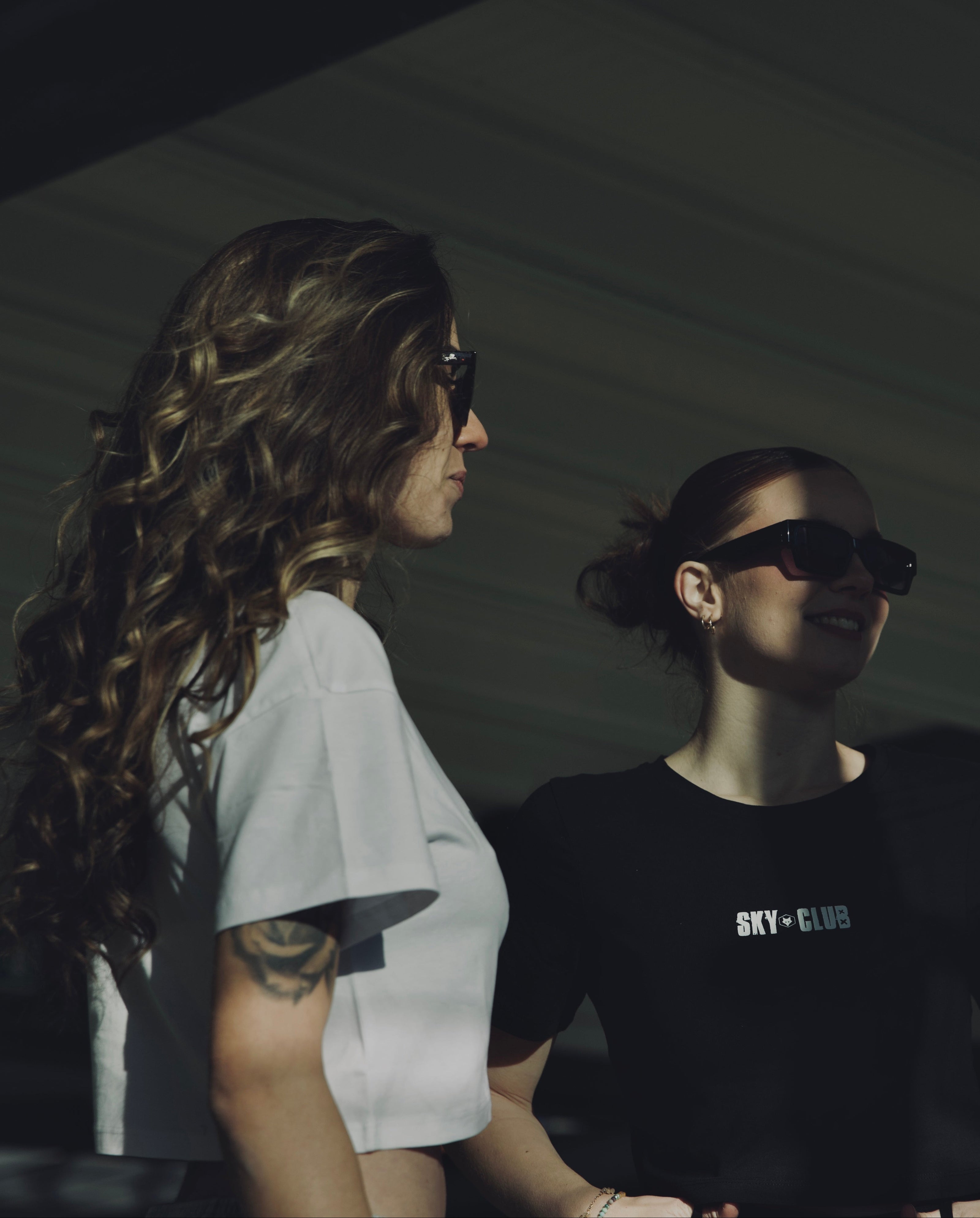 technoartig Crop Tops